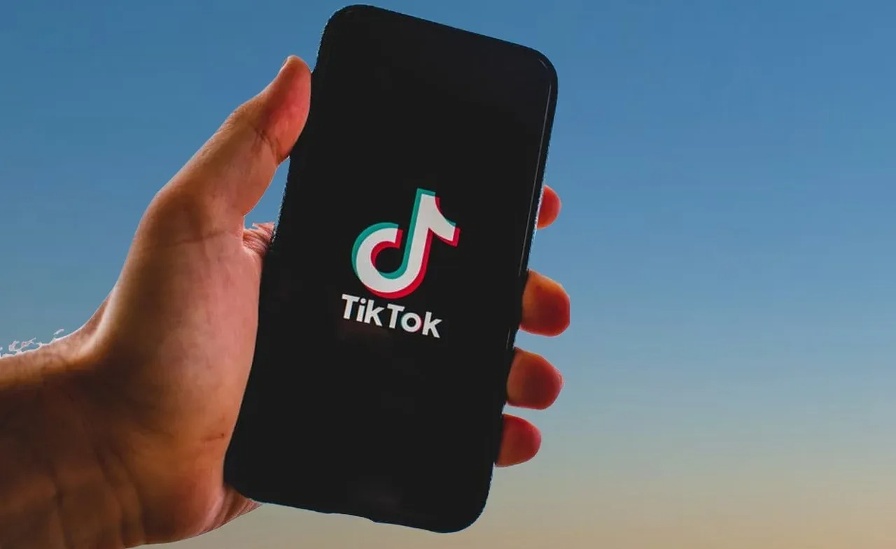 Nuo virusinių vaizdo įrašų iki pasaulinės šlovės: "TikTok"